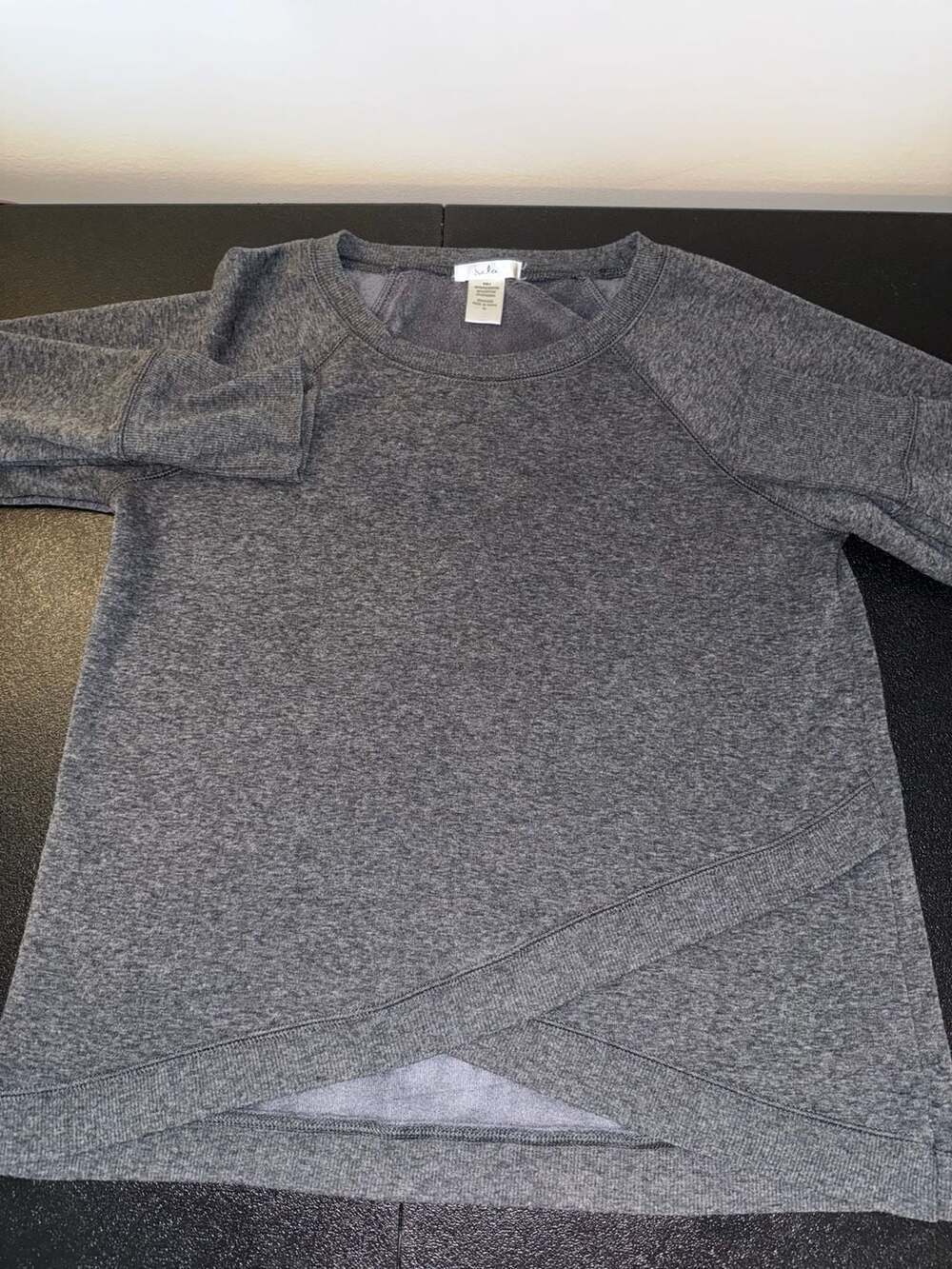 Isela Gray Heather Long Sleeve Crew Neck Sweatshirt with Crossover Hem Size M